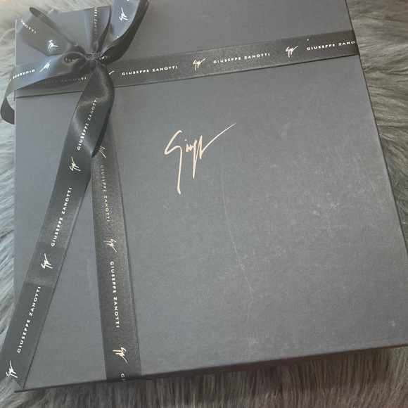 giuseppe zanotti • NEW • mirror heels - Picture 8 of 8